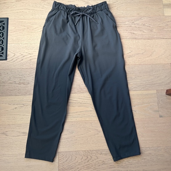 Lululemon Women’s Crop Pants - Picture 9 of 9